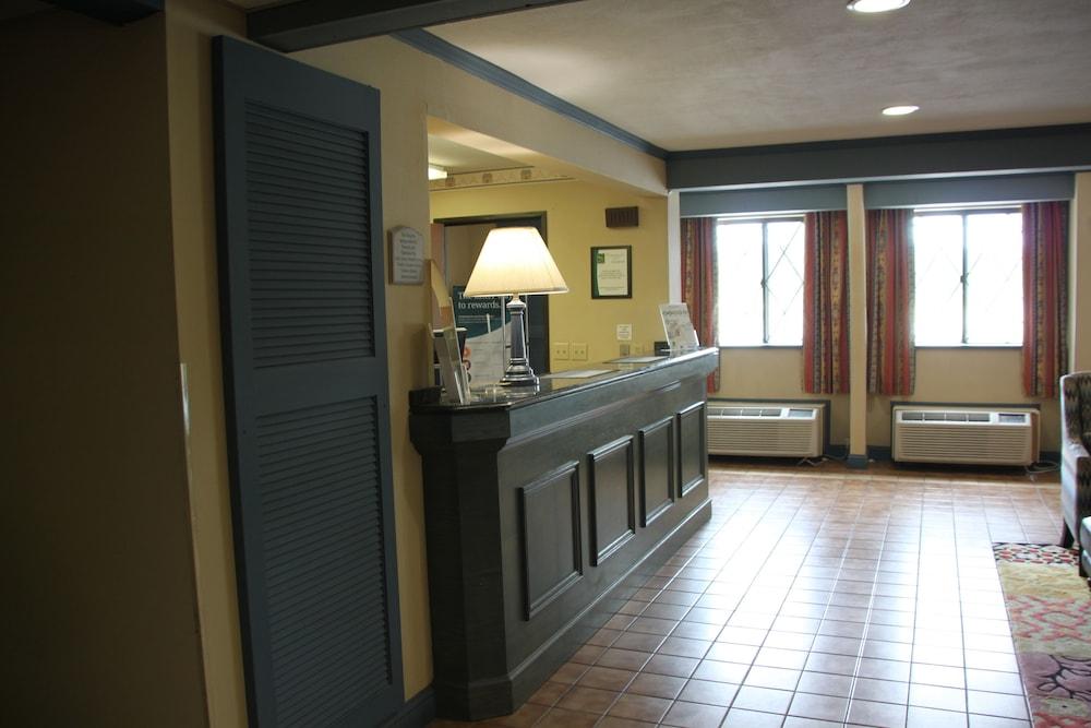 Quality Inn Cortland - University Area Exterior photo